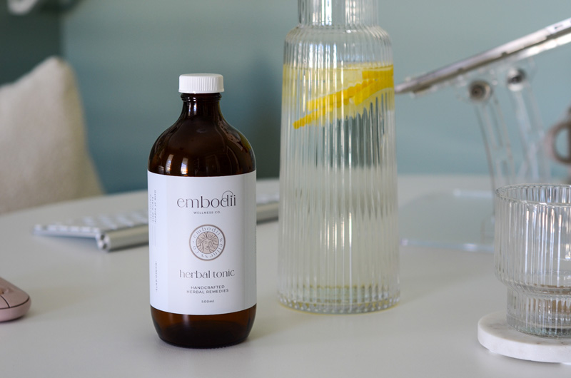herbal-bottle-closeup