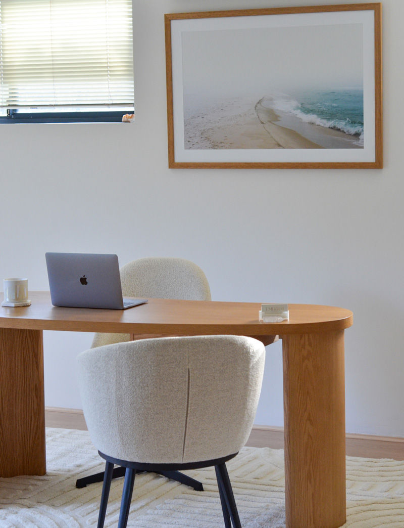 rachel-clinic-desk
